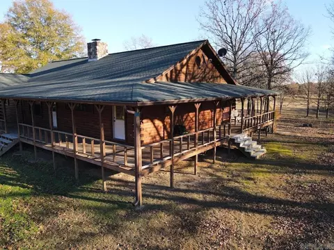 376 E Red Barn Rd, Cave City, AR 72521