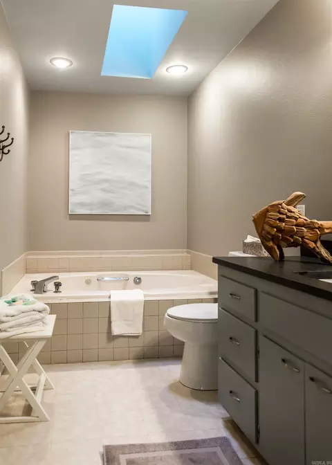 Bath - 39 Bluebird Ln # C, Mount Ida, AR 71957 photo 1 of 8