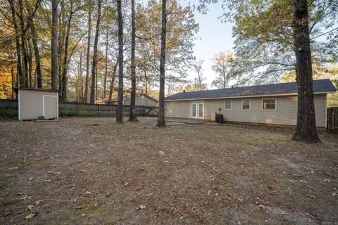 Exterior - 6513 Grayson Dr, Benton, AR 72019 photo 6 of 6