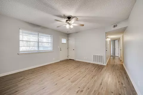 Living - 6513 Grayson Dr, Benton, AR 72019 photo 1 of 4