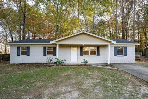 Exterior - 6513 Grayson Dr, Benton, AR 72019 photo 2 of 6