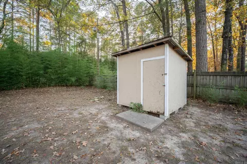 Exterior - 6513 Grayson Dr, Benton, AR 72019 photo 5 of 6