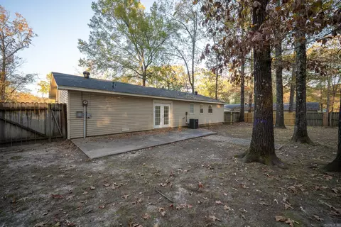 Exterior - 6513 Grayson Dr, Benton, AR 72019 photo 4 of 6