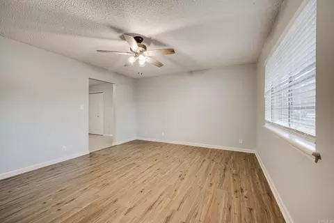 Living - 6513 Grayson Dr, Benton, AR 72019 photo 3 of 4