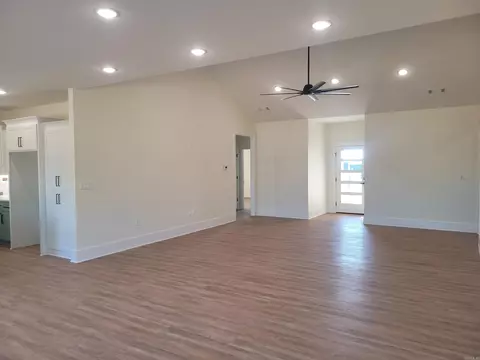 Living - 38 High Point Dr, Greenbrier, AR 72058 photo 3 of 4