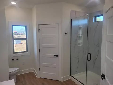 Bath - 38 High Point Dr, Greenbrier, AR 72058 photo 6 of 7