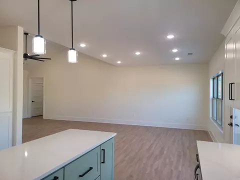 Living - 38 High Point Dr, Greenbrier, AR 72058 photo 4 of 4