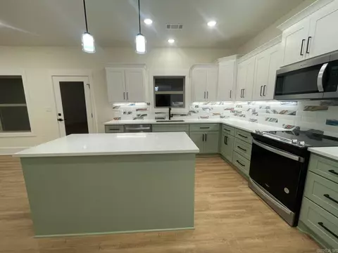 Kitchen - 38 High Point Dr, Greenbrier, AR 72058 photo 5 of 6