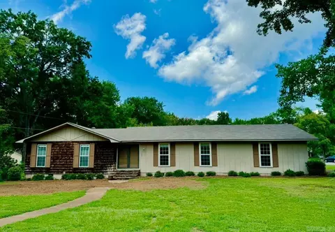 1302 Fox Dr, Searcy, AR 72143