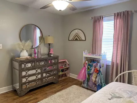 Bedroom - 201 Lynn Ln, Imboden, AR 72434 photo 3 of 3