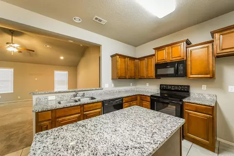 Kitchen - 22 Heelstone Dr, Cabot, AR 72023 photo 4 of 4