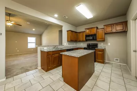 Kitchen - 22 Heelstone Dr, Cabot, AR 72023 photo 1 of 4