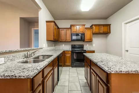 Kitchen - 22 Heelstone Dr, Cabot, AR 72023 photo 3 of 4
