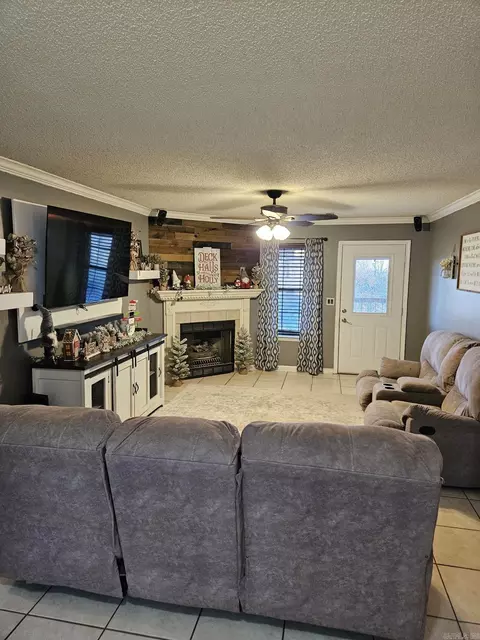 Living - 133 Timberline Dr, Beebe, AR 72012 photo 1 of 1