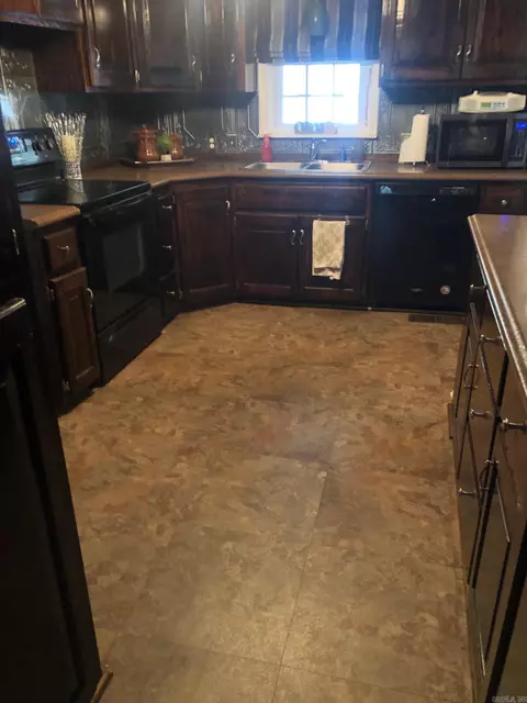 Kitchen - 708 W 6th St, Rector, AR 72461 photo 3 of 4