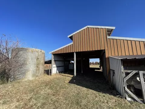 Exterior - 296 Rogers Rd, Romance, AR 72136 photo 4 of 4