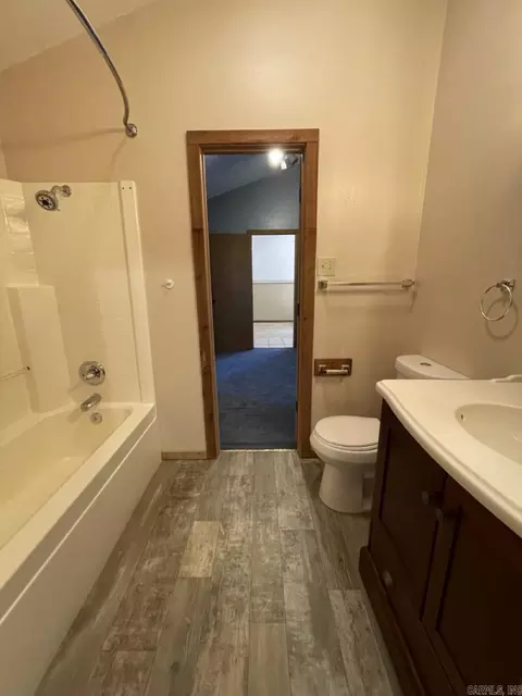 Bath - 296 Rogers Rd, Romance, AR 72136 photo 2 of 3