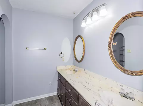 Bath - 7 Kelli Ct, Little Rock, AR 72103 photo 1 of 3