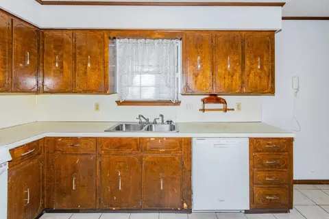 Kitchen - 7 Kelli Ct, Little Rock, AR 72103 photo 1 of 2