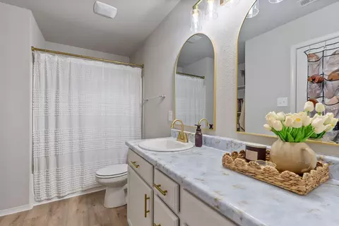 Bath - 908 Greystone Blvd, Cabot, AR 72023 photo 2 of 2