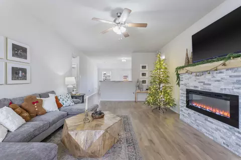 Living - 908 Greystone Blvd, Cabot, AR 72023 photo 2 of 4