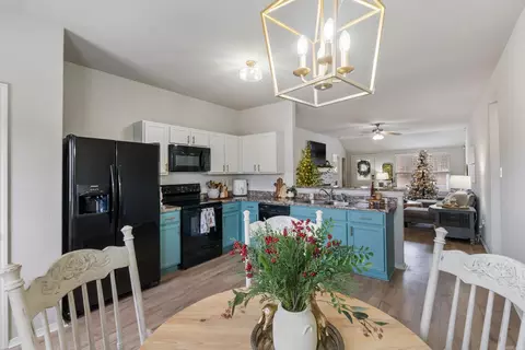 Kitchen - 908 Greystone Blvd, Cabot, AR 72023 photo 6 of 6