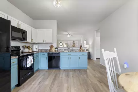 Kitchen - 908 Greystone Blvd, Cabot, AR 72023 photo 5 of 6
