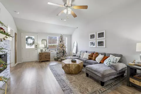Living - 908 Greystone Blvd, Cabot, AR 72023 photo 4 of 4