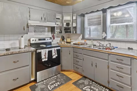 Kitchen - 20 Sunny Gap Rd, Conway, AR 72032 photo 4 of 4