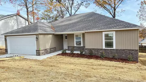 3008 Oakbrook Dr, Benton, AR 72015 photo 1
