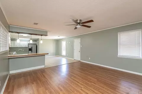 104 S Maple St, Bryant, AR 72022 photo 8