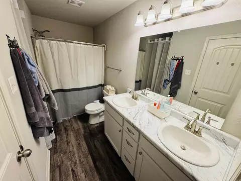 Bath - 36 Bobby Cir, Cabot, AR 72023 photo 2 of 3