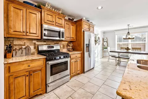 Kitchen - 3024 Dapple Gray Rd, Benton, AR 72015 photo 6 of 6