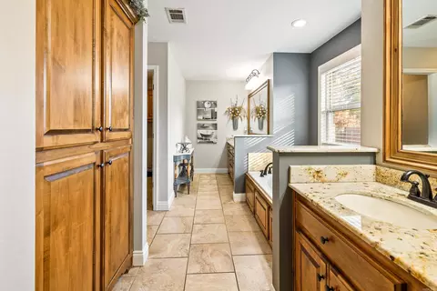 Entry Way - 3024 Dapple Gray Rd, Benton, AR 72015 photo 4 of 5