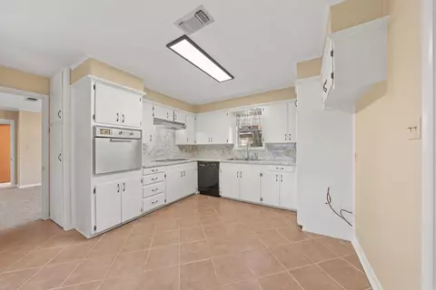 716 W Maple Ave, De Queen, AR 71832 photo 5