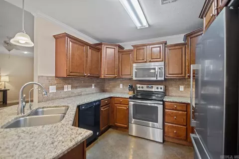 Kitchen - 5340 Wilde, Conway, AR 72034 photo 3 of 4
