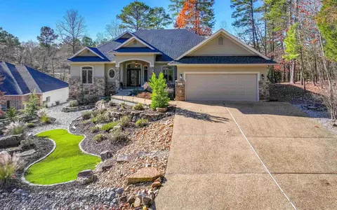 12 Perfecto Cir, Hot Springs Village, AR 71909