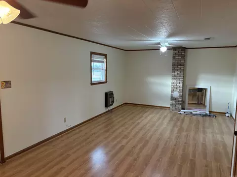 Living - 69 Leonard Loop, Damascus, AR 72039 photo 3 of 10