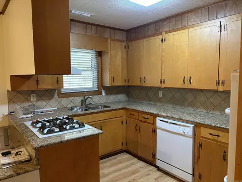 Kitchen - 69 Leonard Loop, Damascus, AR 72039 photo 1 of 2