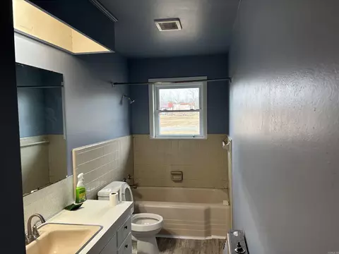 Bath - 69 Leonard Loop, Damascus, AR 72039 photo 2 of 2