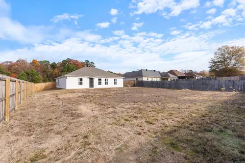 Exterior - 2017 Milburn Dr, Benton, AR 72015 photo 6 of 8