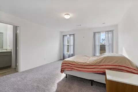 Bedroom - 2017 Milburn Dr, Benton, AR 72015 photo 5 of 6