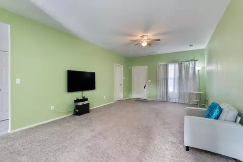 Living - 2017 Milburn Dr, Benton, AR 72015 photo 3 of 6