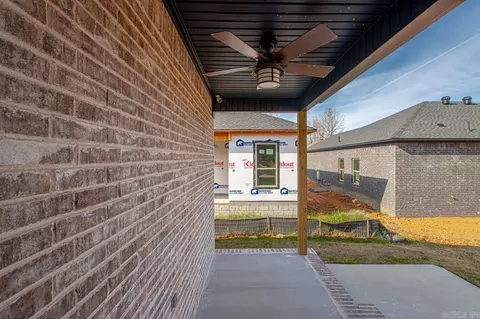 Exterior - 922 Villa Vista Loop, Cabot, AR 72023 photo 4 of 10