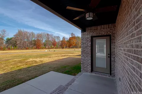 Exterior - 922 Villa Vista Loop, Cabot, AR 72023 photo 9 of 10