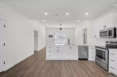 Entry Way - 922 Villa Vista Loop, Cabot, AR 72023 photo 6 of 6