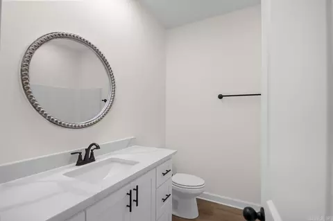 Bath - 922 Villa Vista Loop, Cabot, AR 72023 photo 1 of 7