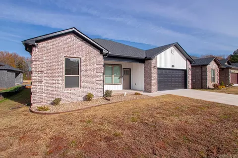 Exterior - 922 Villa Vista Loop, Cabot, AR 72023 photo 2 of 10