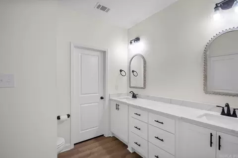 Bath - 922 Villa Vista Loop, Cabot, AR 72023 photo 4 of 7