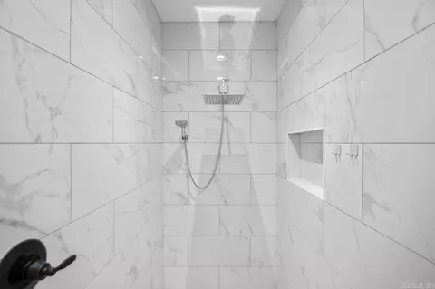 Bath - 922 Villa Vista Loop, Cabot, AR 72023 photo 6 of 7
